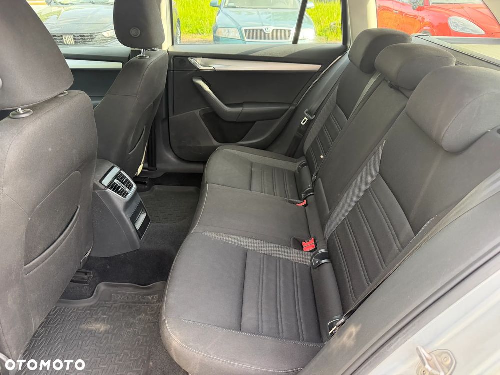 Skoda Octavia 1.6 TDI Ambition - 11