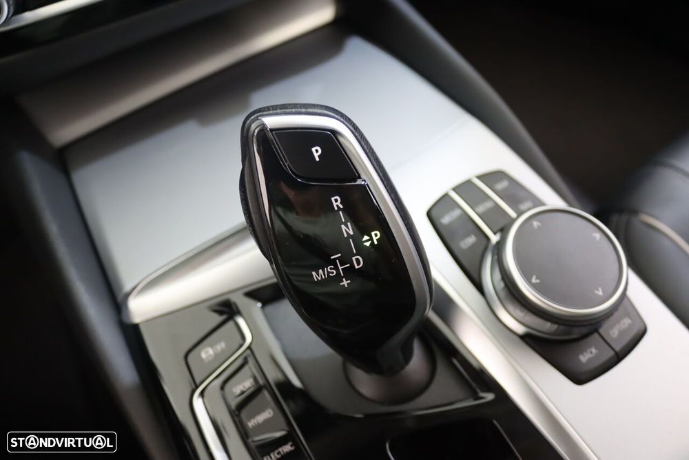 BMW 530 e Line Luxury - 37