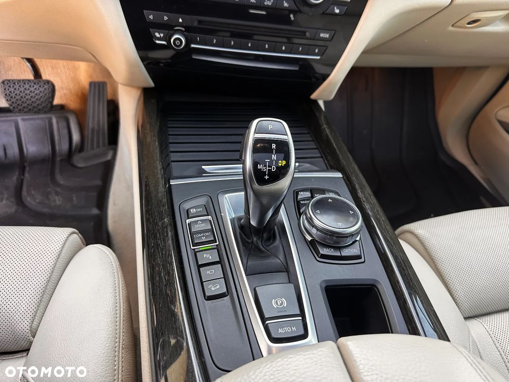BMW X5 xDrive40d - 25