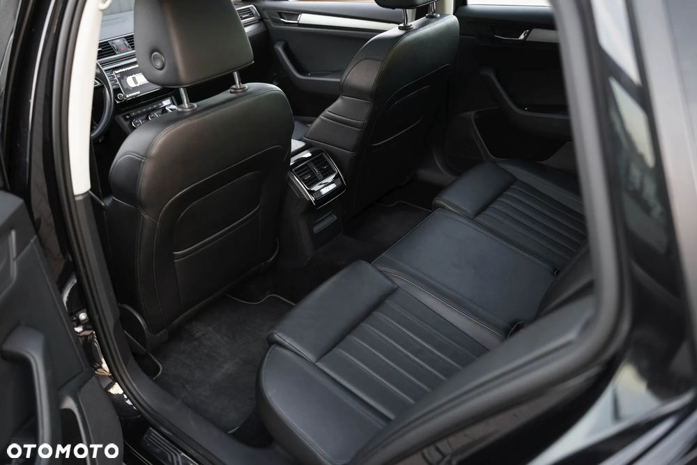 Skoda Superb 2.0 TDI L&K - 33