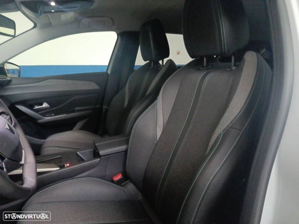 Peugeot 408 1.2 Hybrid Allure e-DCS6 - 9