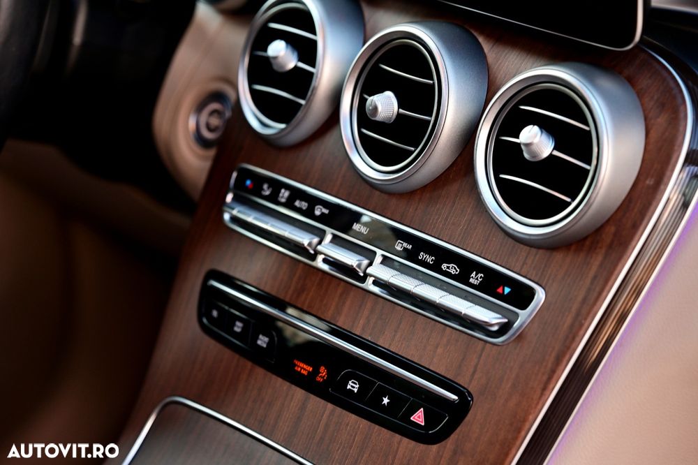 Mercedes-Benz GLC Coupe 300 4MATIC MHEV - 36