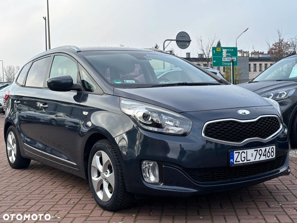 Kia Carens 1.6 GDI Dream Team Edition - 2