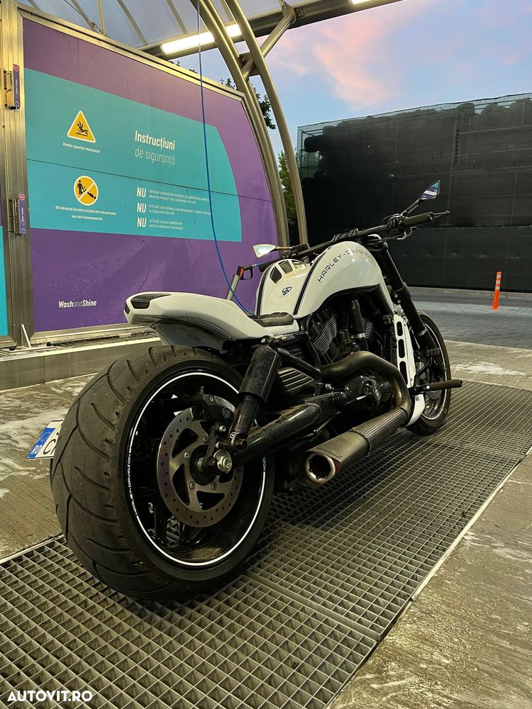 Harley-Davidson VRSCD Night Rod - 1