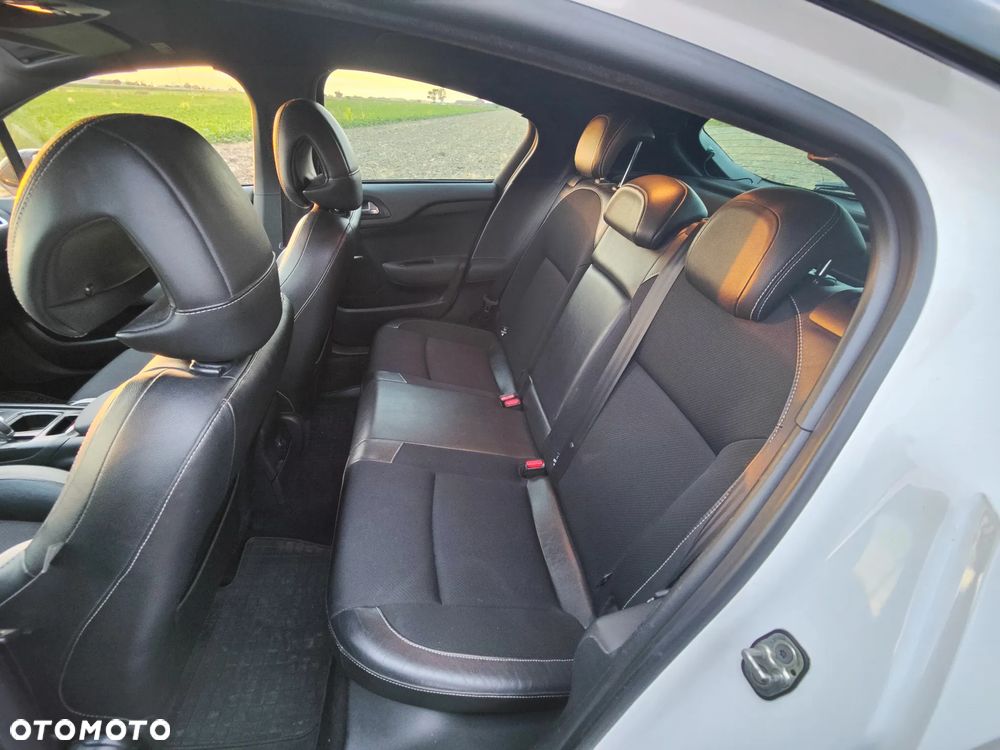 Citroën DS4 1.6 e-HDi SoChic MCP - 8