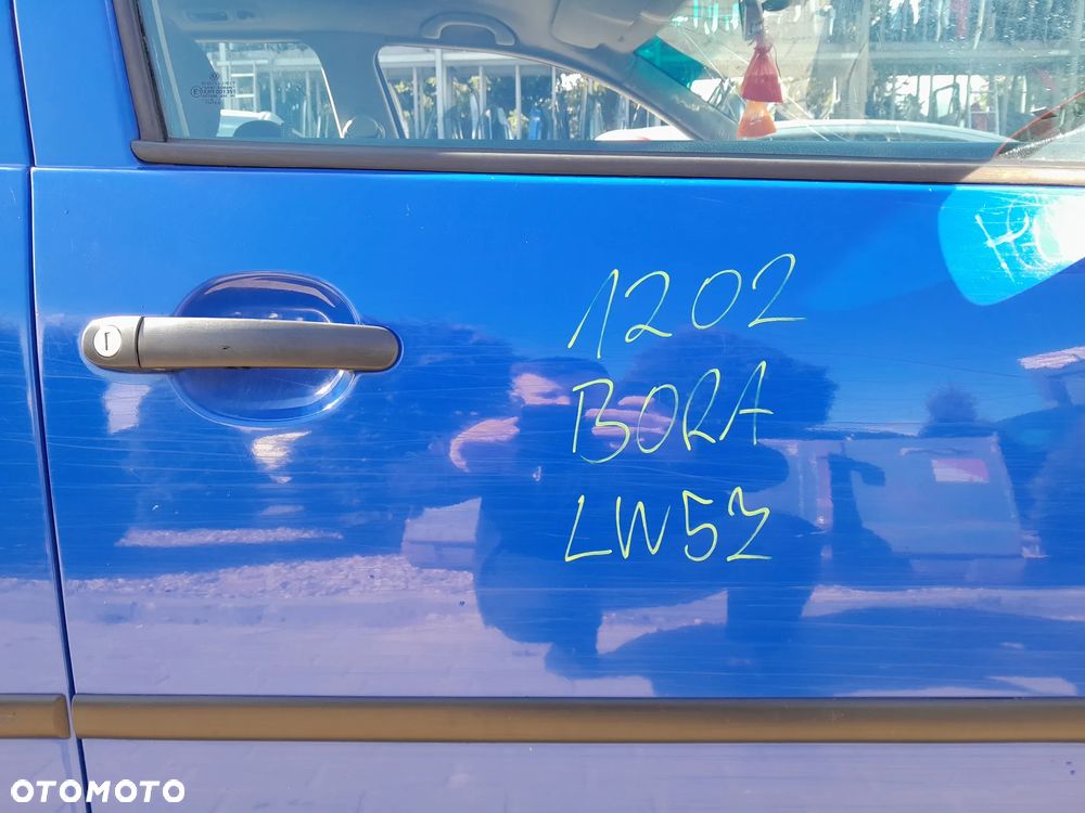 VW BORA DRZWI PRAWE PRZEDNIE PRAWY PRZÓD KOLOR: LW5Z - 2