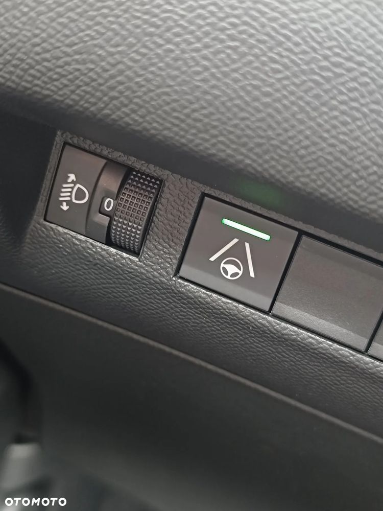 Peugeot 2008 1.2 PureTech Allure S&S EAT8 - 21