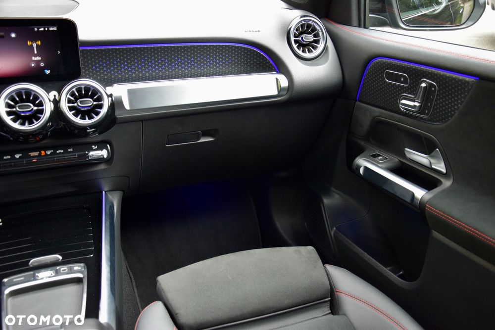 Mercedes-Benz GLB 200 d 4-Matic AMG Line 8G-DCT - 13