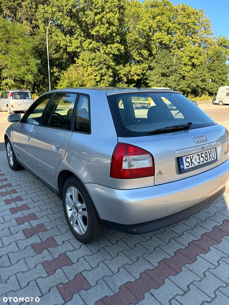 Audi A3 Sportback 1.6 Ambiente - 22