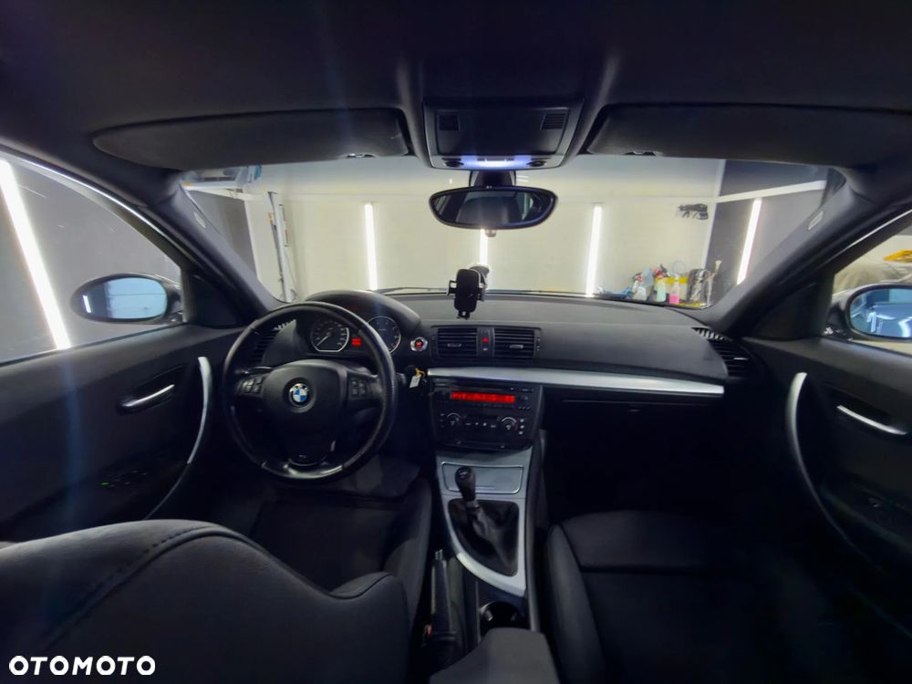 BMW Seria 1 120i - 8