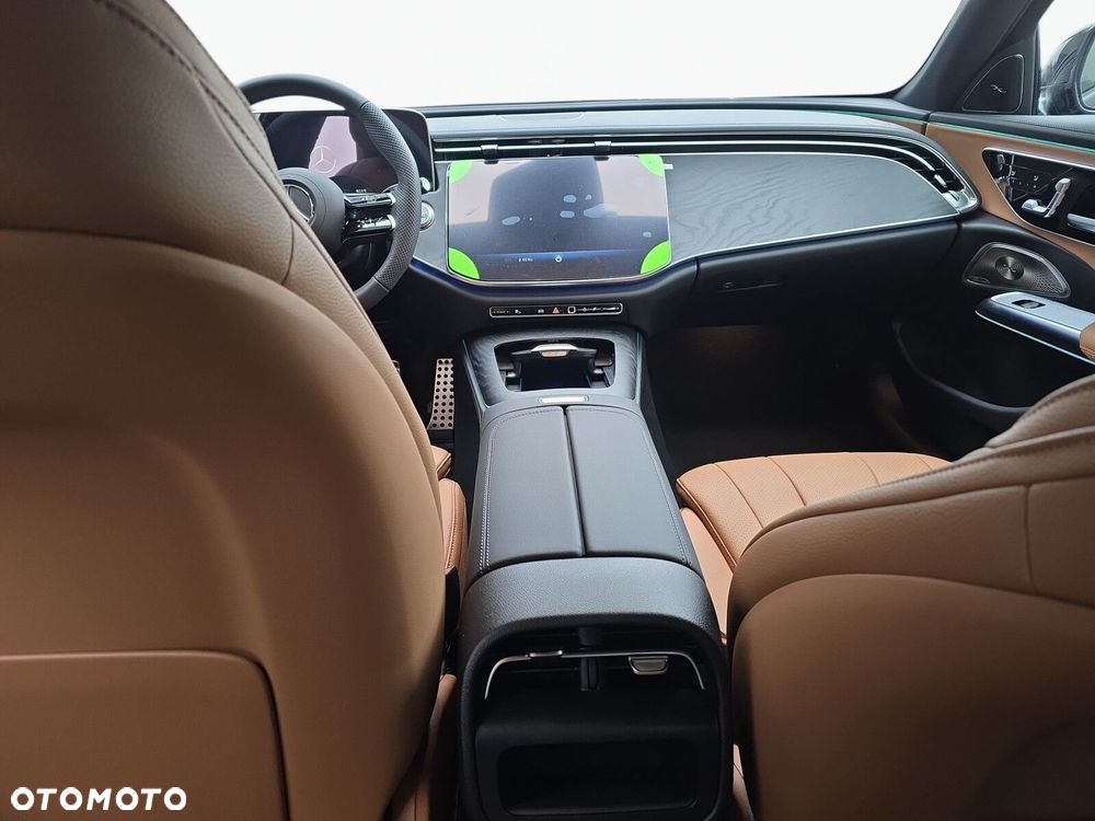 Mercedes-Benz Klasa E 200 mHEV 4-Matic AMG 9G-Tronic - 14
