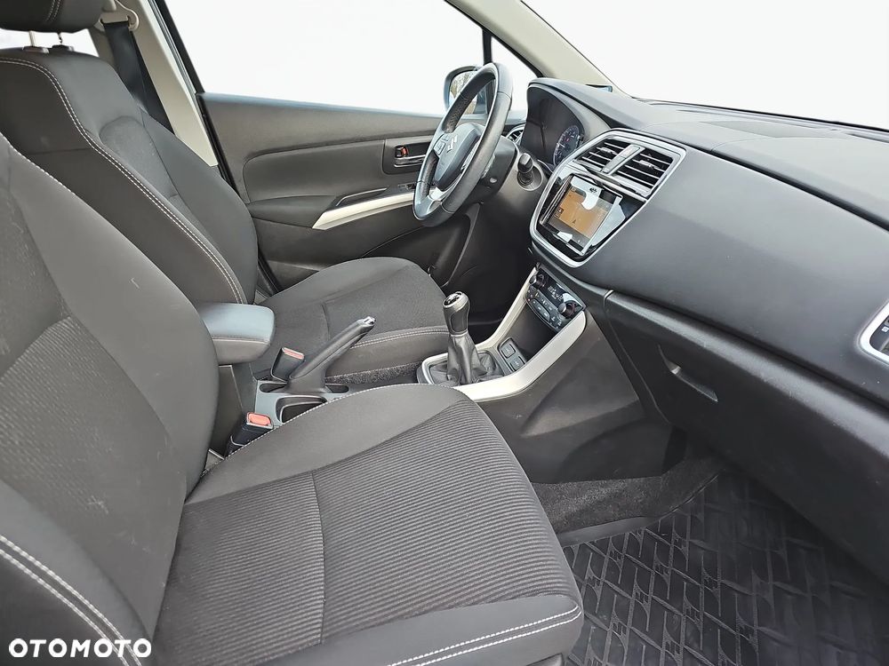 Suzuki SX4 S-Cross 1.0 T Premium - 10