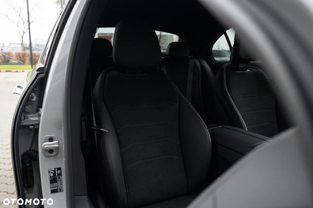 Mercedes-Benz Klasa E 300 de 4-Matic AMG - 10