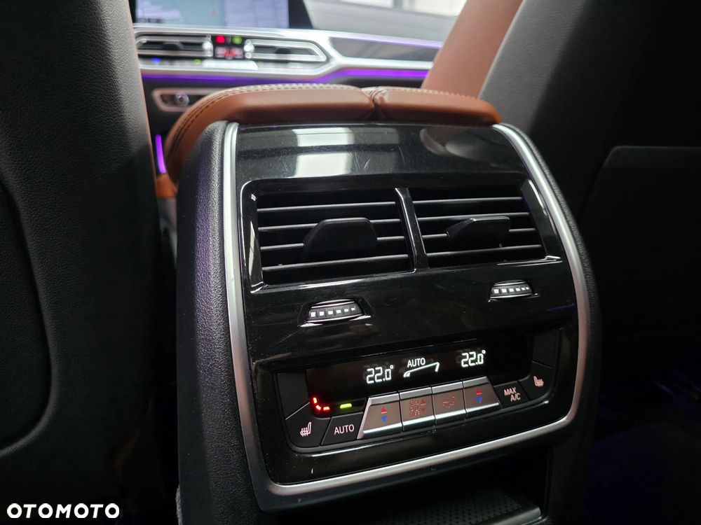 BMW X7 xDrive40d mHEV - 37