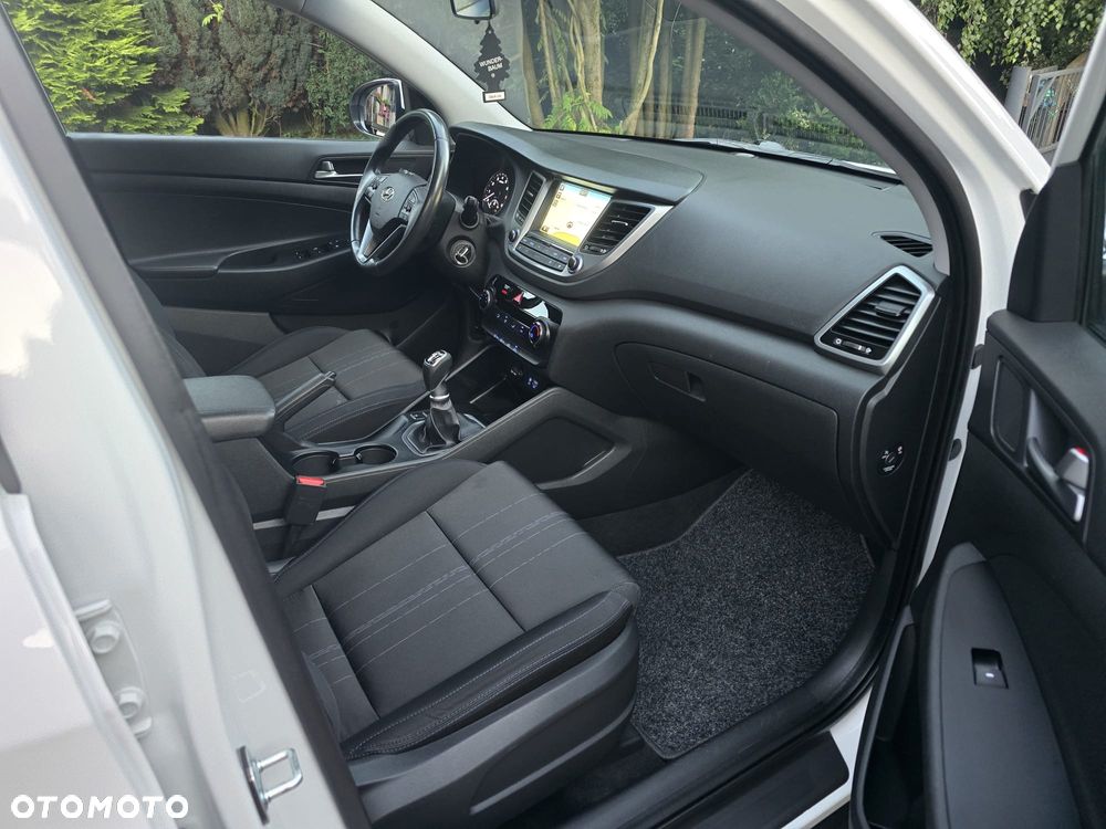 Hyundai Tucson 1.6 T-GDI Comfort 2WD - 24