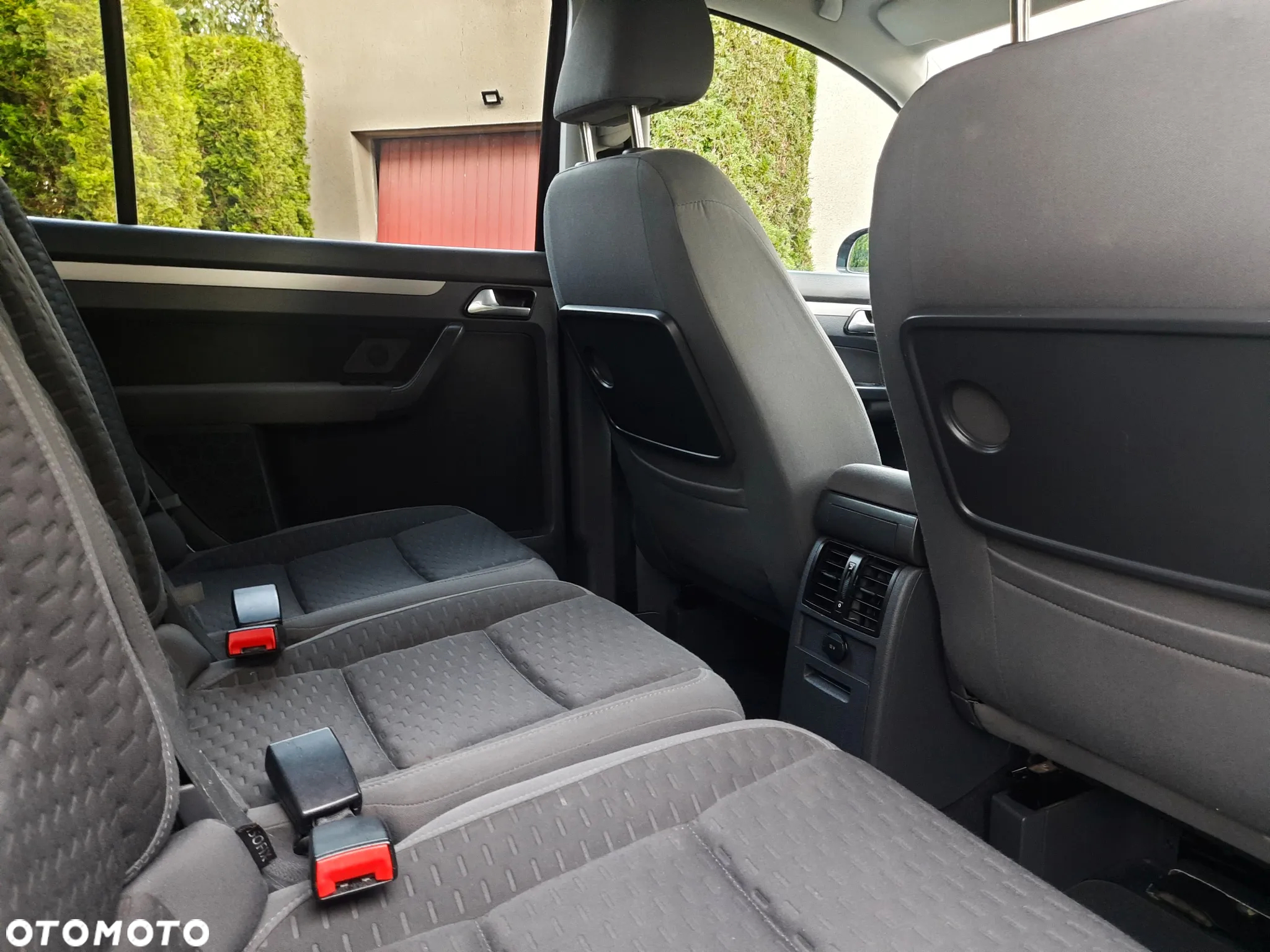 Volkswagen Touran 2.0 TDI DSG United - 25