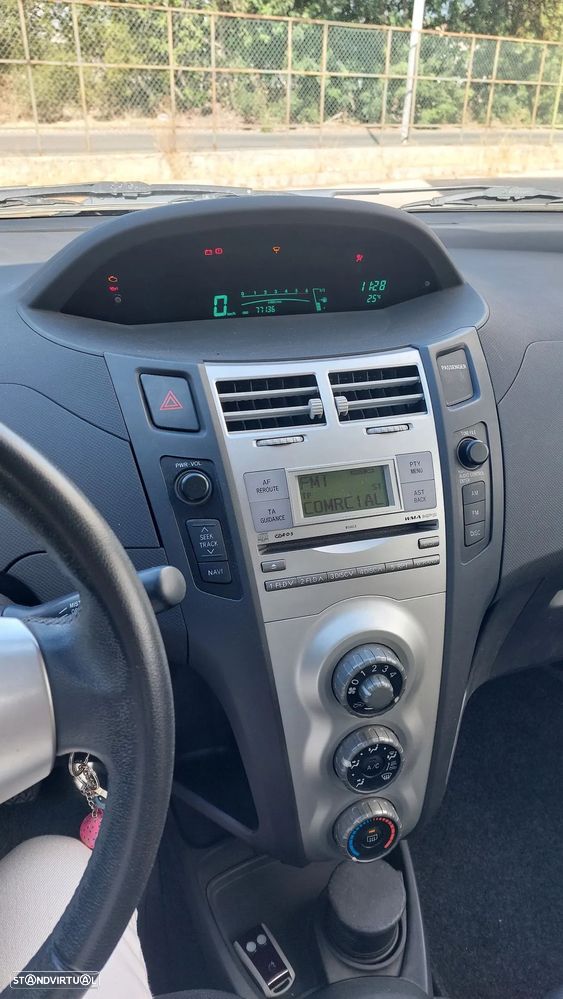 Toyota Yaris 1.4 D-4D AC Manual - 7