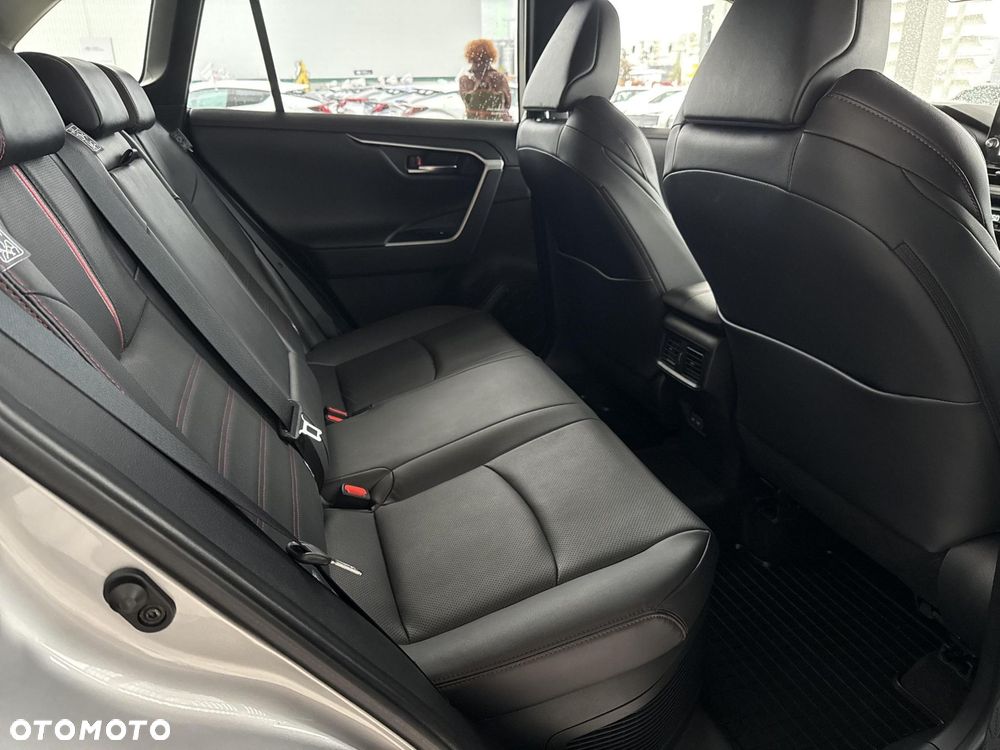 Toyota RAV4 - 10