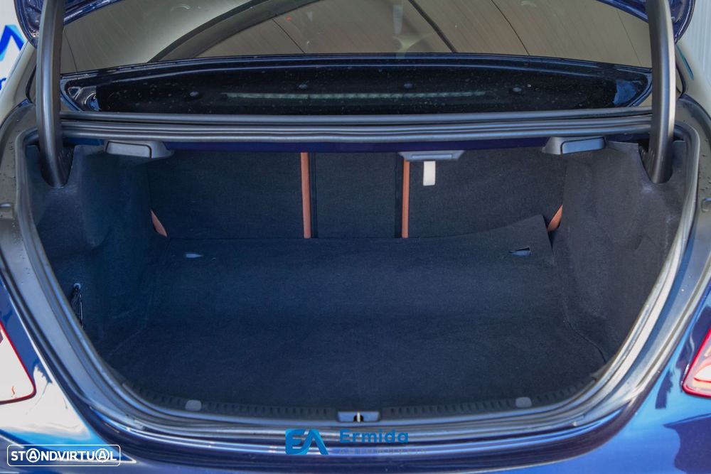 Mercedes-Benz E 220 d AMG - 50