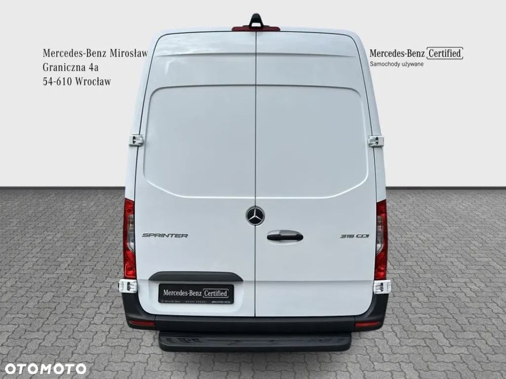 Mercedes-Benz Sprinter - 4
