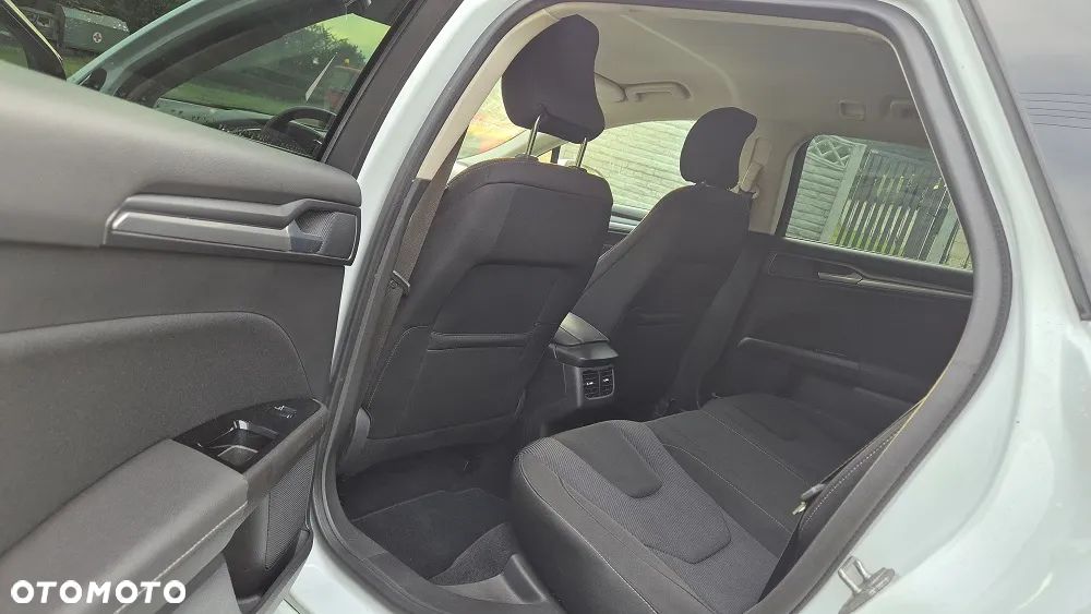 Ford Mondeo 2.0 TDCi Titanium PowerShift - 11