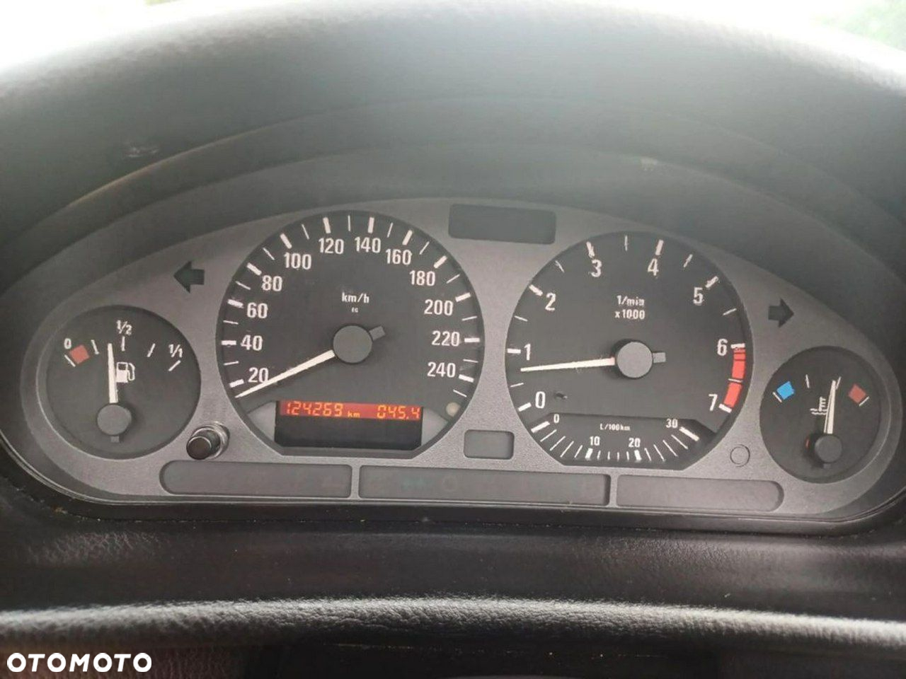 BMW Seria 3 318i Cabriolet - 13