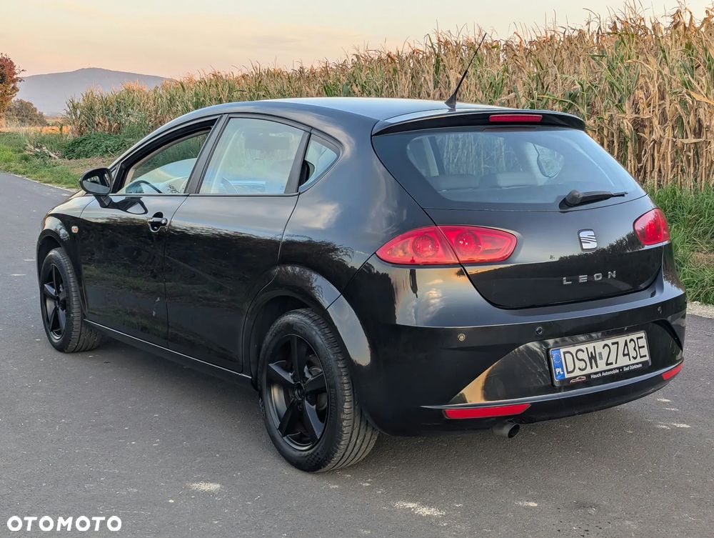 Seat Leon 2010 photo 4