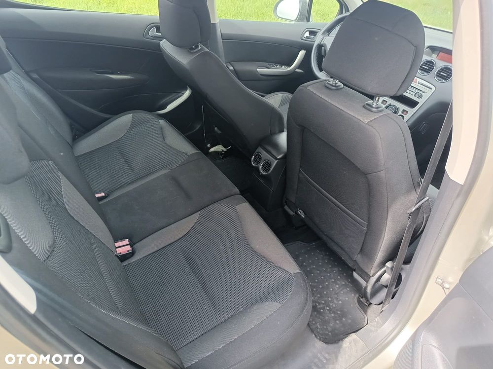 Peugeot 308 - 8