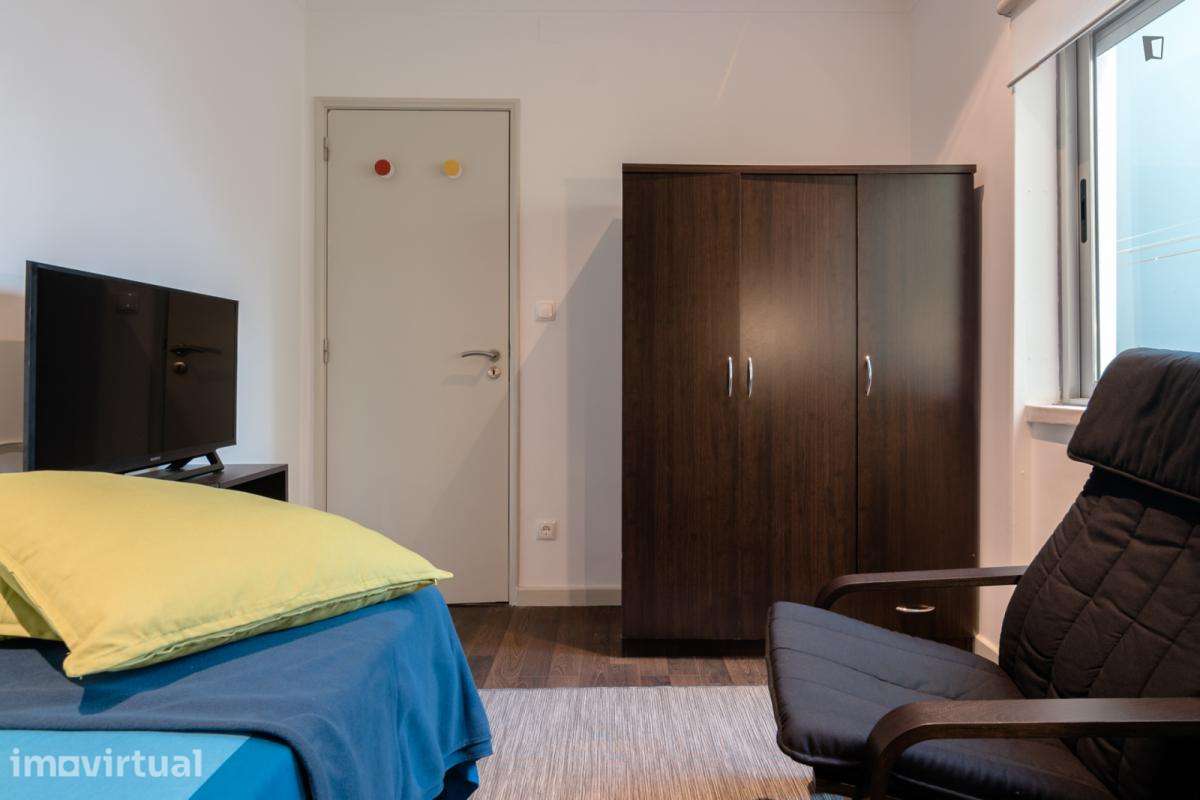 Quarto - localizado em Picoas Lisbon - Grande imagem: 4/12