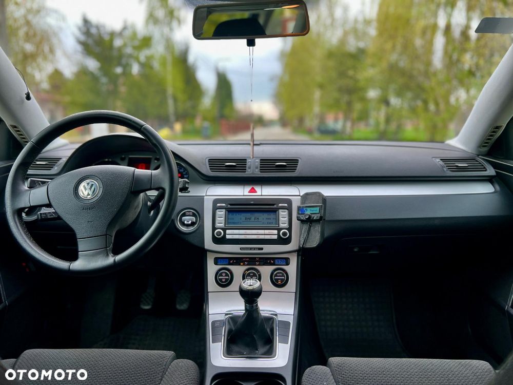 Volkswagen Passat 1.9 TDI Comfortline - 5