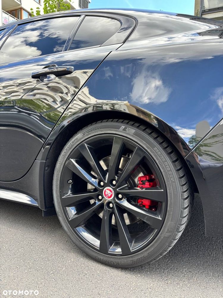 Jaguar XE 2.0 P300 AWD R-Dynamic HSE - 13