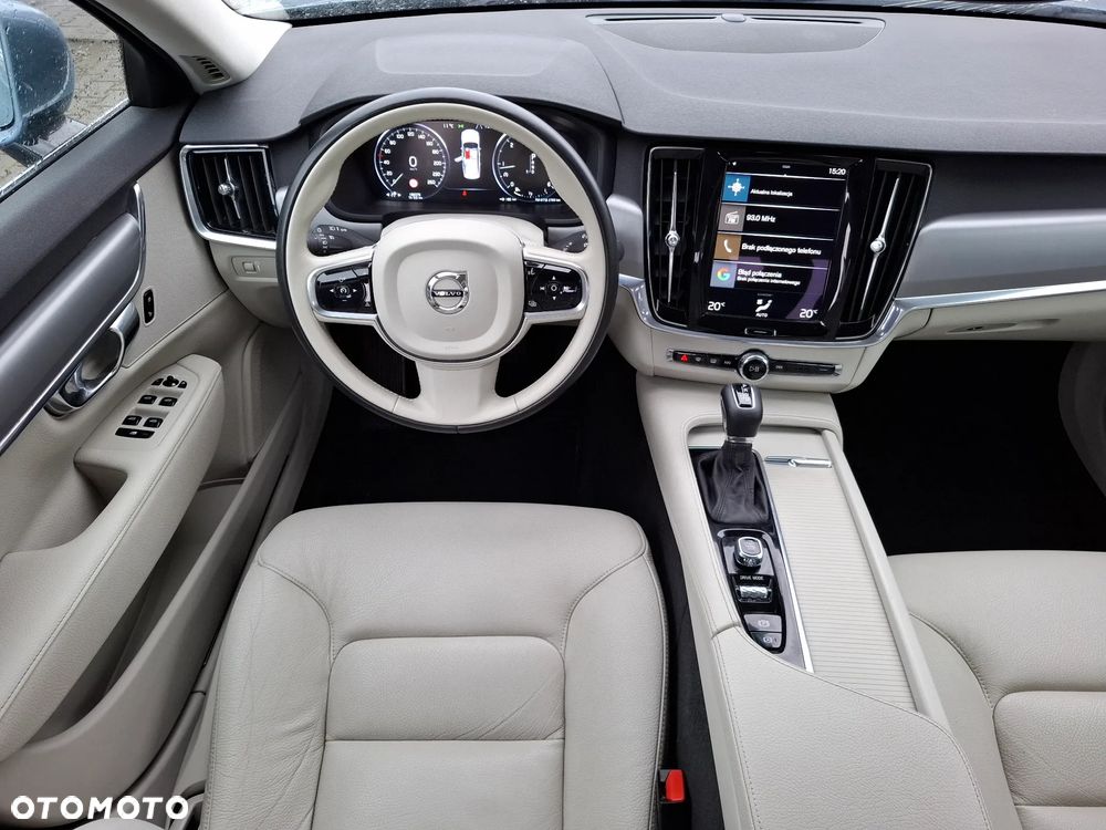 Volvo S90 D4 Momentum - 25