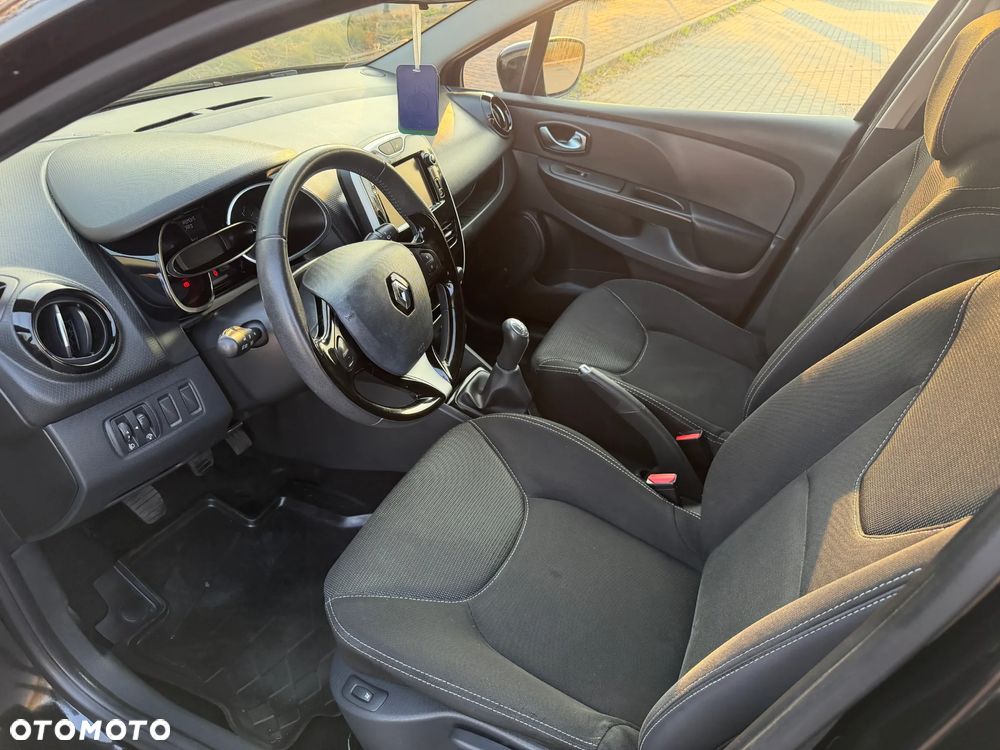 Renault Clio 1.2 16V 75 Life - 9