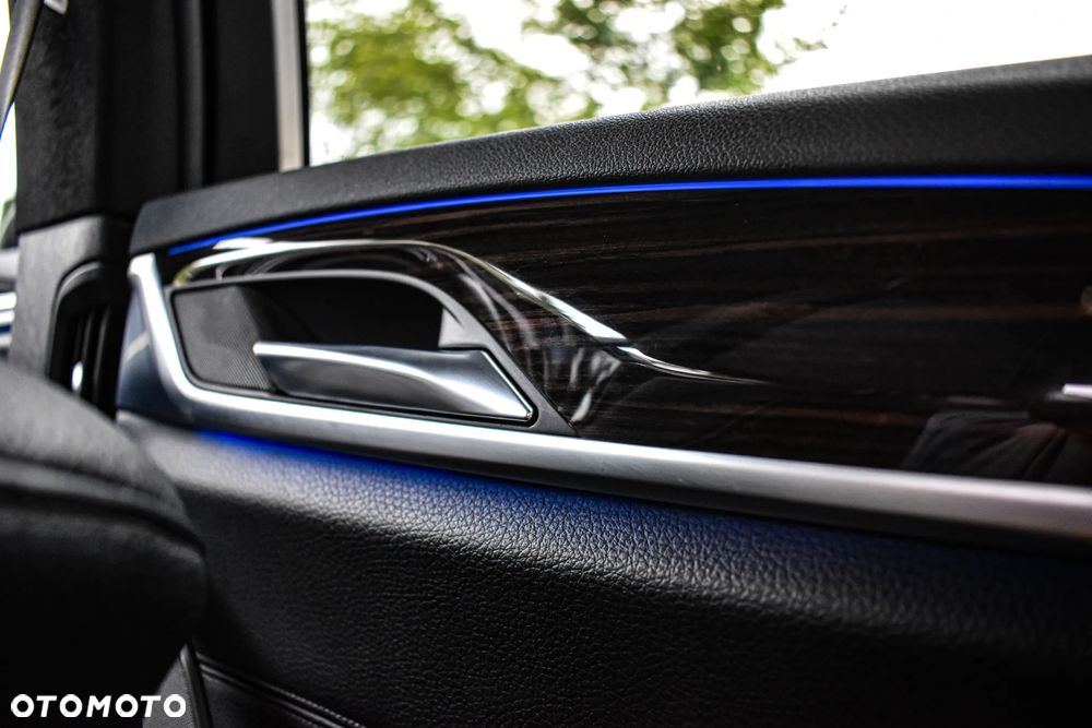 BMW Seria 5 530d xDrive Sport Line - 7