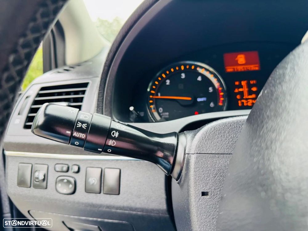 Toyota Avensis SW 2.0 D-4D Sp+EP+GPS - 25