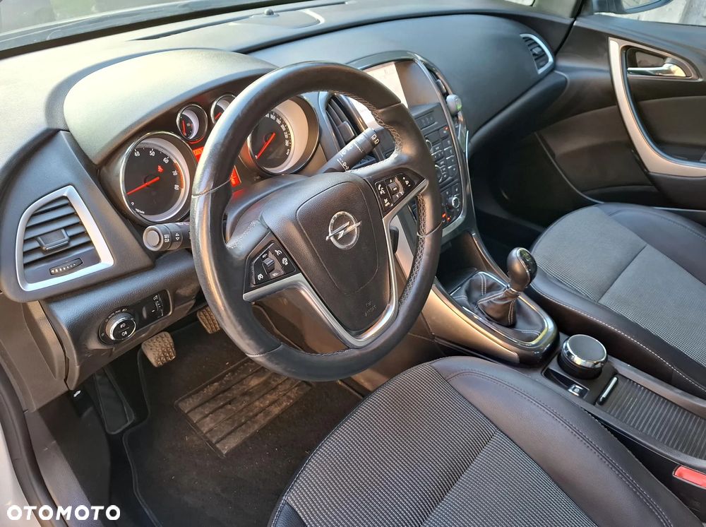 Opel Astra 1.4 Turbo Cosmo - 28