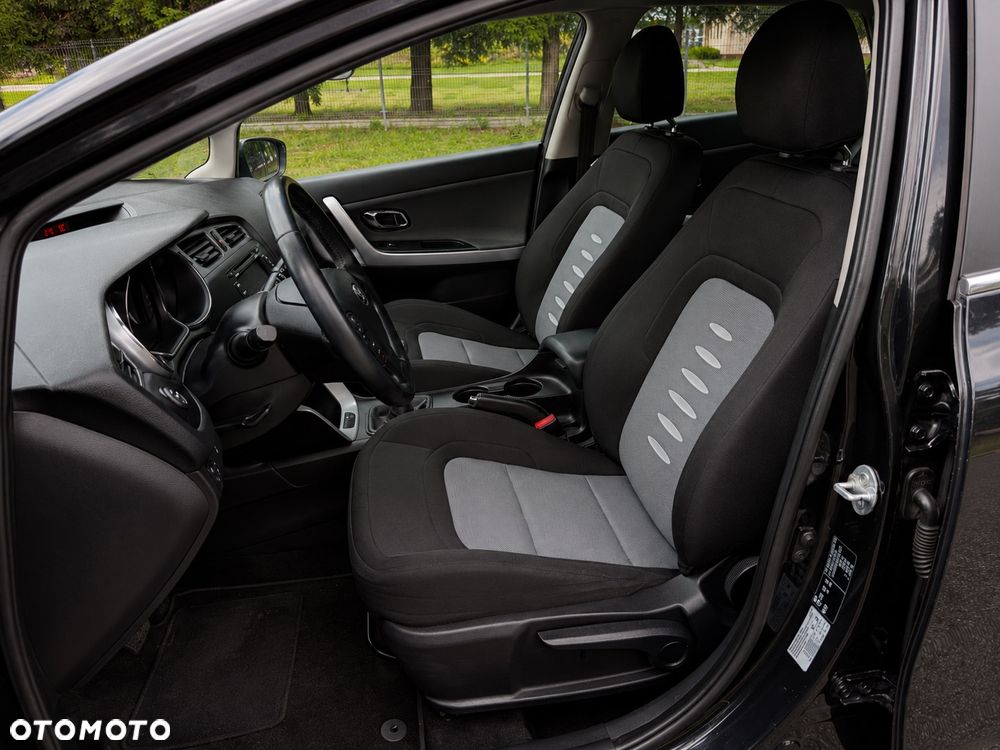 Kia Ceed 1.4 CVVT Dream-Team Edition - 21