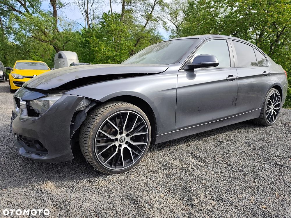BMW Seria 3 330d xDrive Luxury Line - 3
