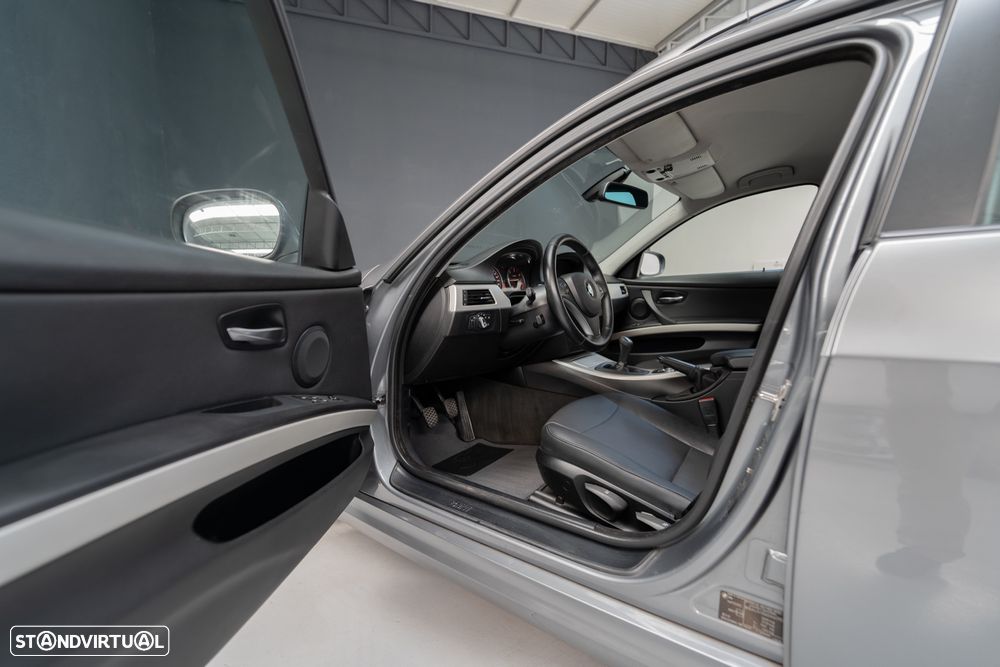 BMW 318 d Navigation Sport - 10