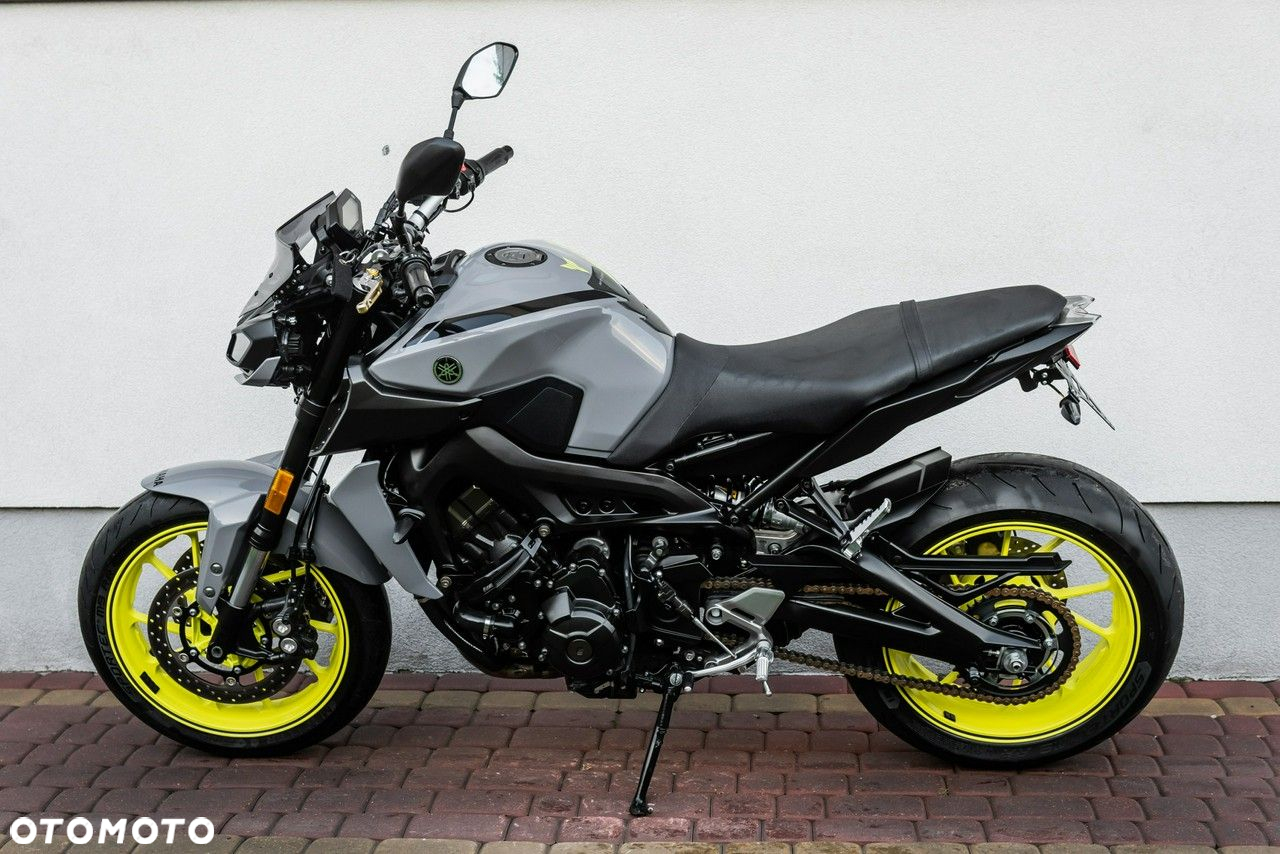 Yamaha MT - 5