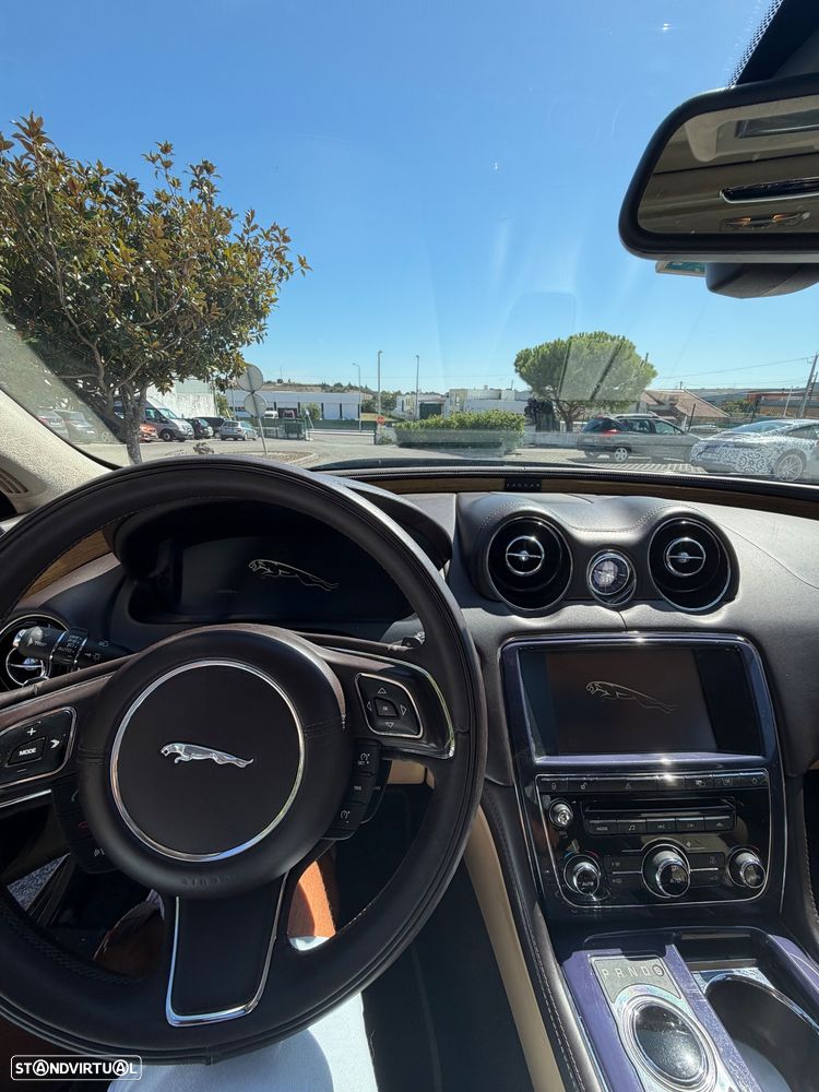 Jaguar XJ 3.0 D V6 Luxury - 12