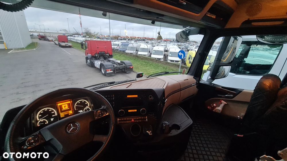 Mercedes-Benz Actros - 9