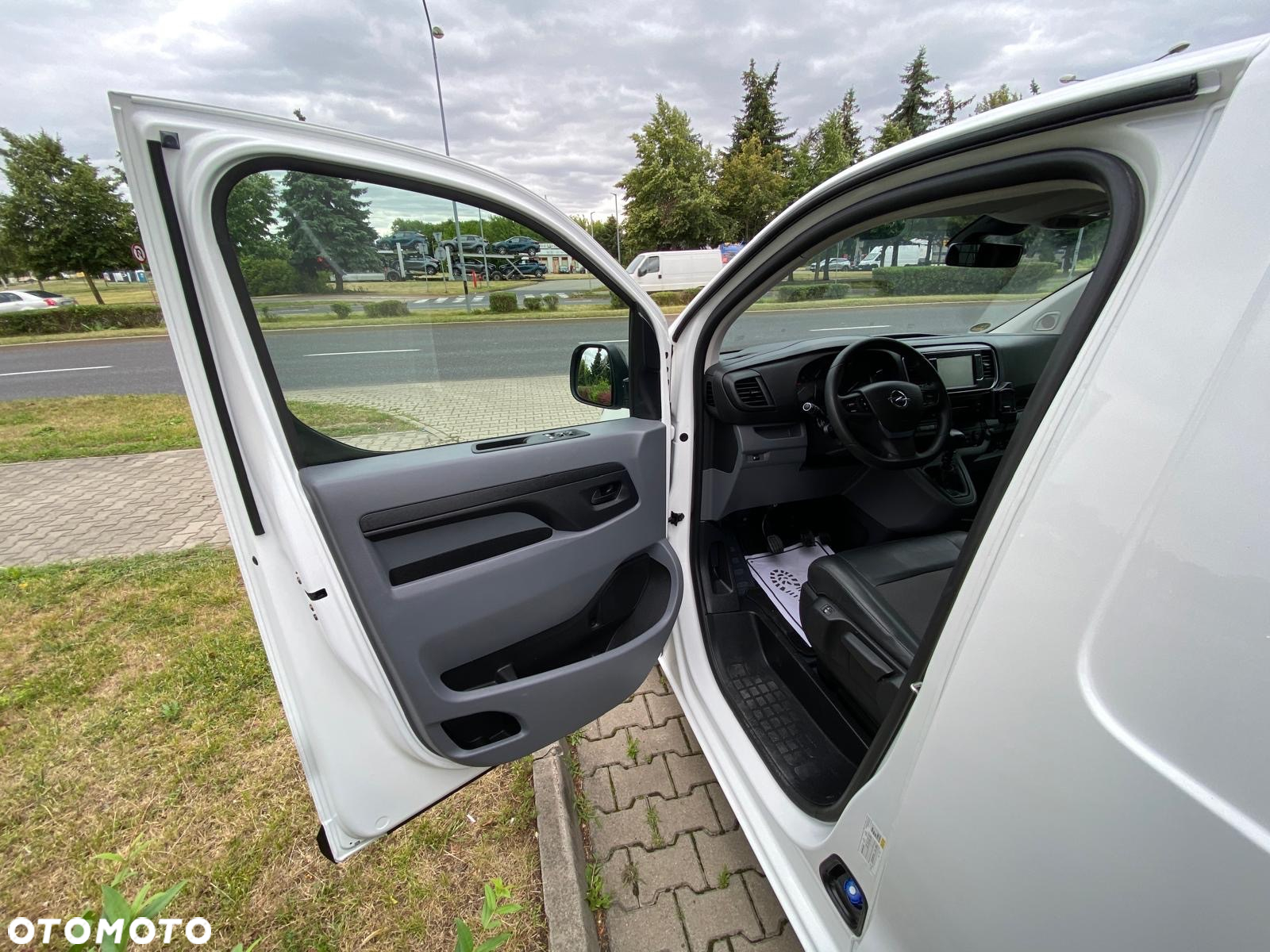 Opel VIVARO L2 NAWIGACJA BEZWYPADKOWY 37.900 PLN netto - 21