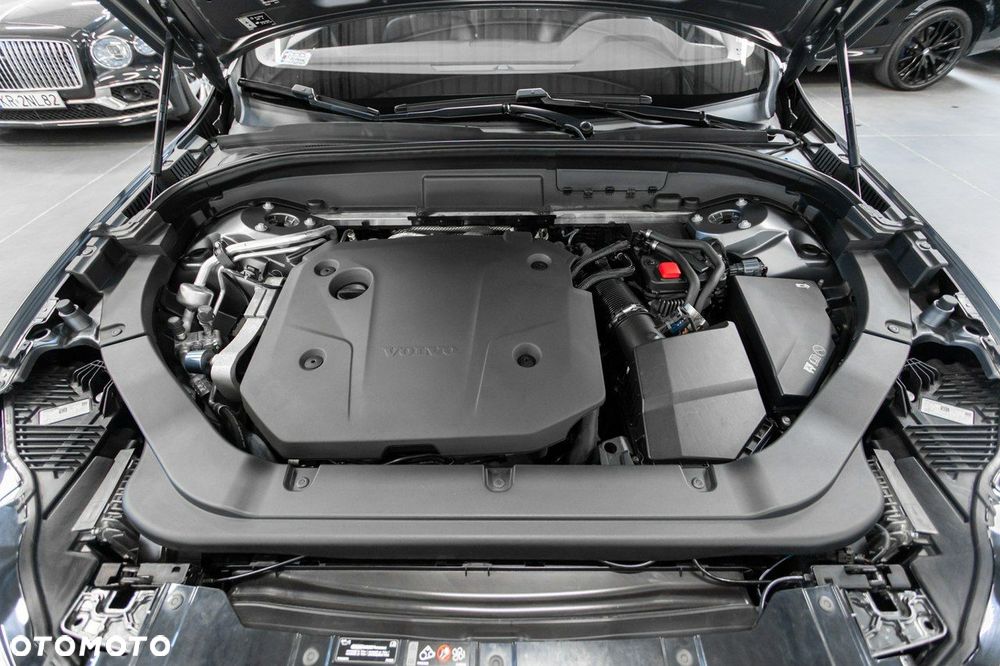 Volvo XC 60 B4 D AWD Geartronic Momentum - 38