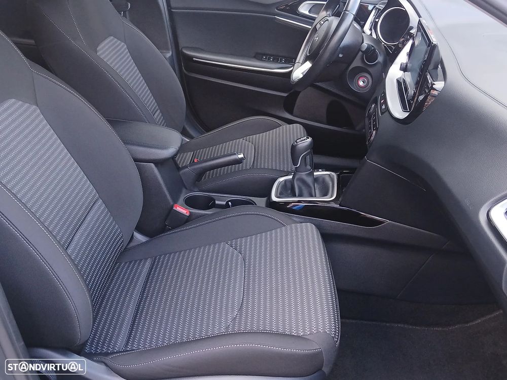 Kia Ceed SW 1.6 CRDi MHEV Dynamic - 17