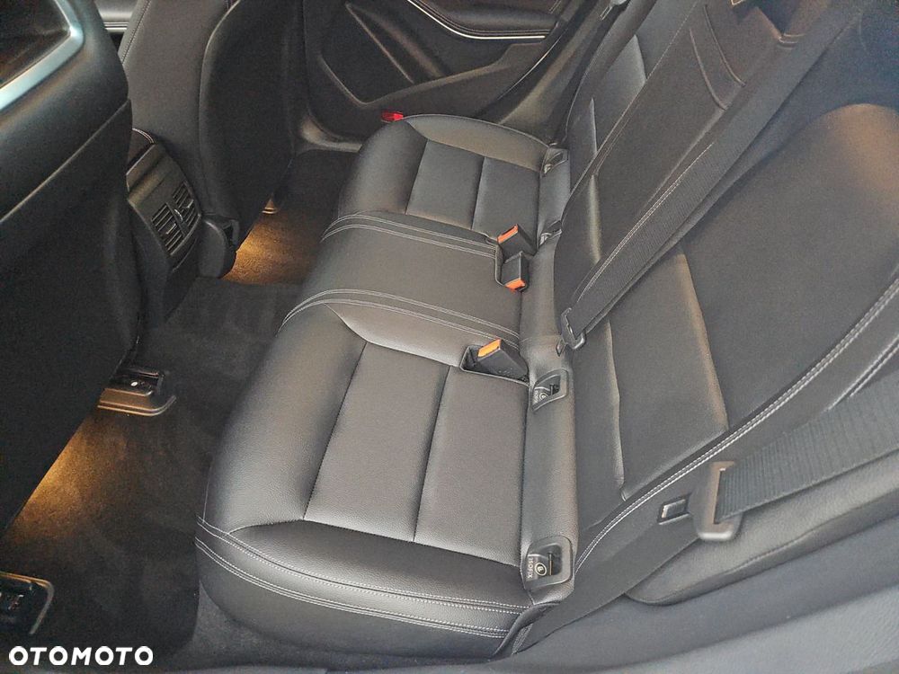 Mercedes-Benz CLA 250 4Matic 7G-DCT - 18