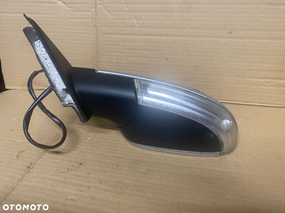 LUSTERKO LEWE 7PIN VOLKSWAGEN VW PASSAT B5 3B0857933B - 3