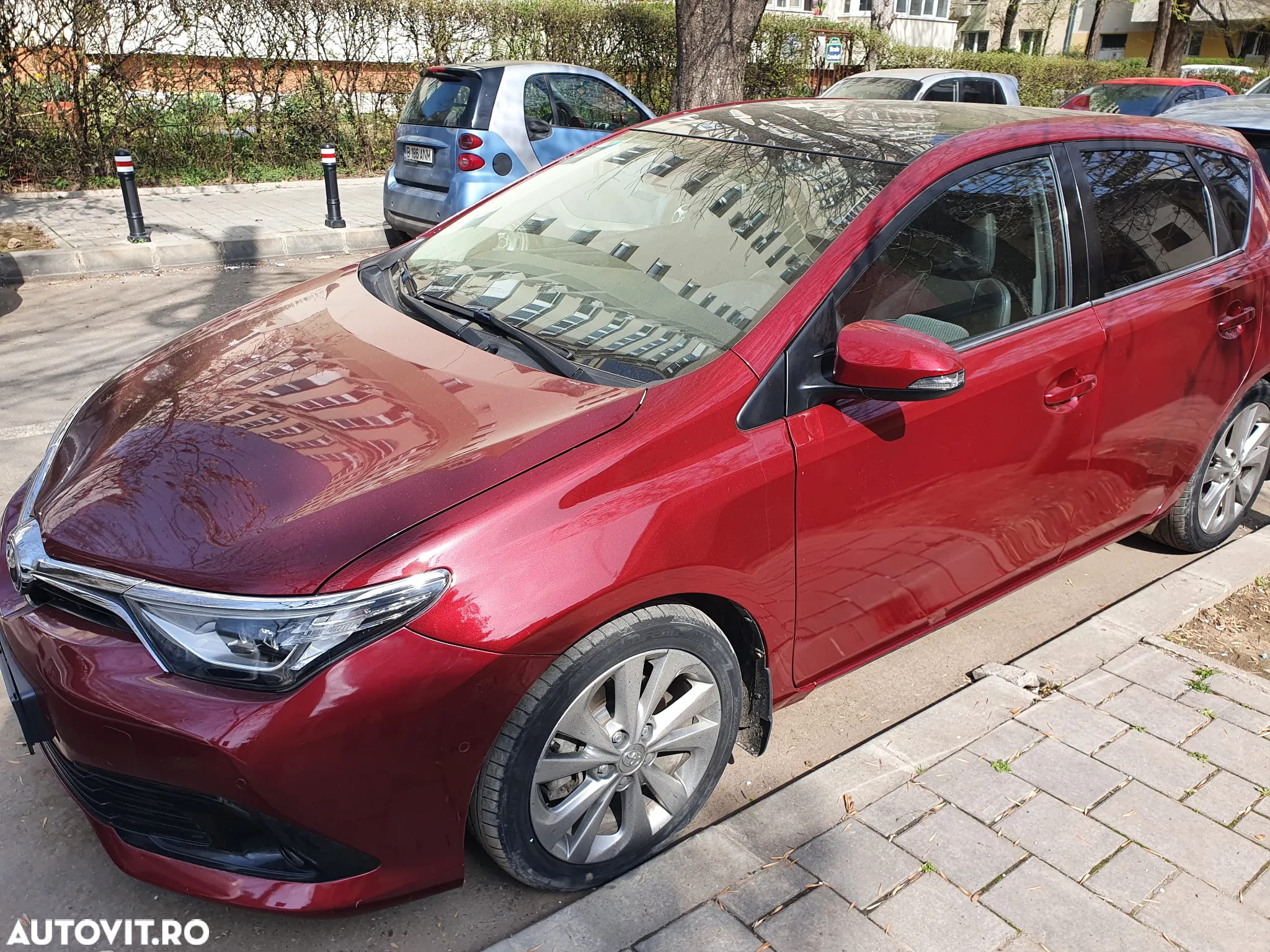 Toyota Auris 1.8 L VVT-i Hybrid Sol + - 2