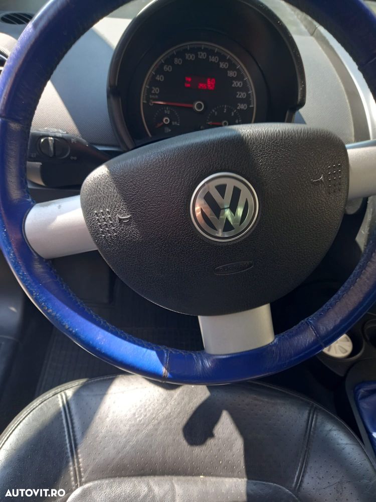 Volkswagen New Beetle - 6
