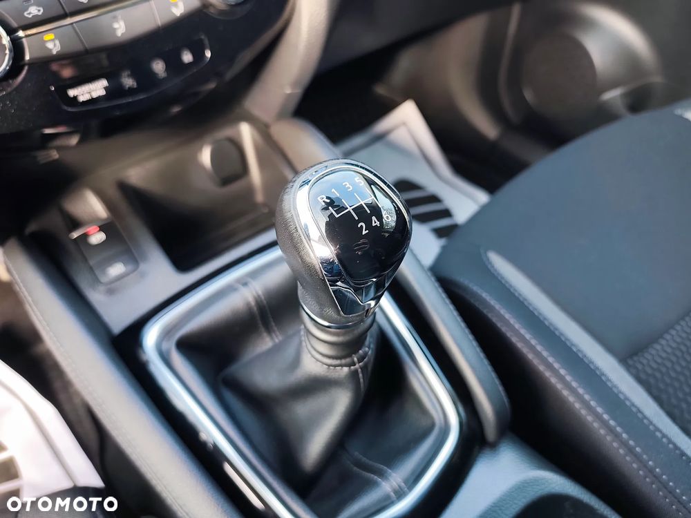 Nissan Qashqai 1.3 DIG-T Acenta EU6d - 14